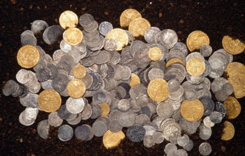 Discovering the Reigate Hoard: Our Subject Adviser for Metal Detecting shares his greatest find