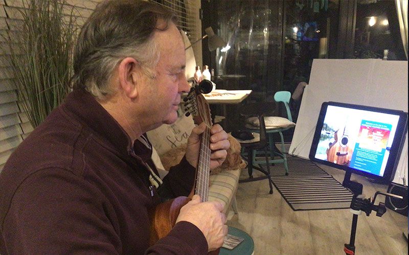 A Hug Online - Livestreaming Ukelele on Twitch
