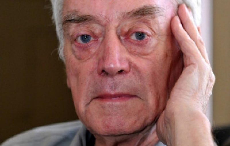In memory of Tom Holloway 1932-2023